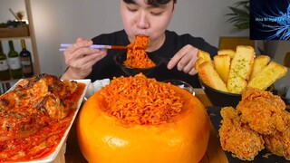 Mukbang bánh mì bơ với mì cay Hàn Quốc p1 #anngon