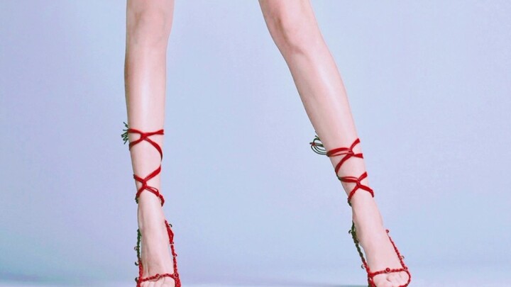 So what if it’s all the same? As long as it looks good, right? The pioneer of luxury gowns has to de