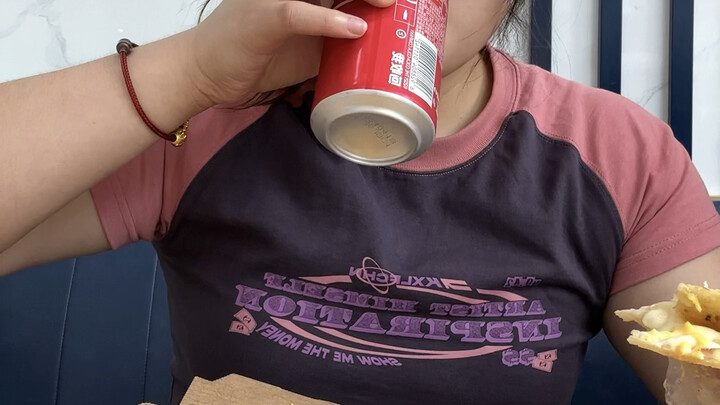 Last day before the powerlifting competition! Eat back all the calories you’ve lost!