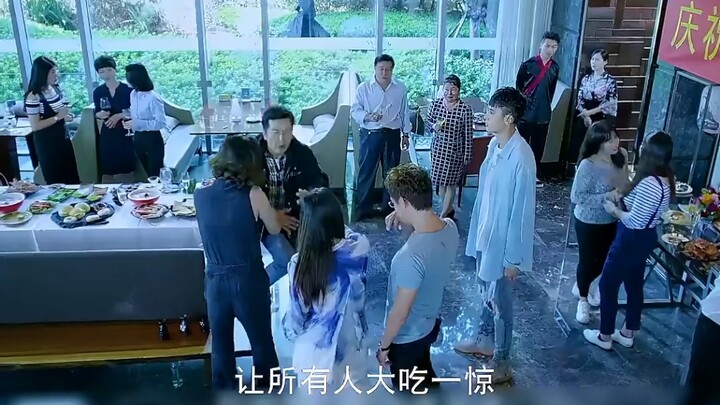 Kẻ sát nhân phẫu thuật thẩm mỹ để trốn cảnh sát, nào ngờ bị một cảnh sát kỳ cựu nhìn ra ngay lập tức