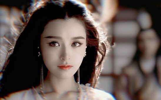 Dia hanya tak bisa memerankan orang cantik seperti Wang Yuyan saja.