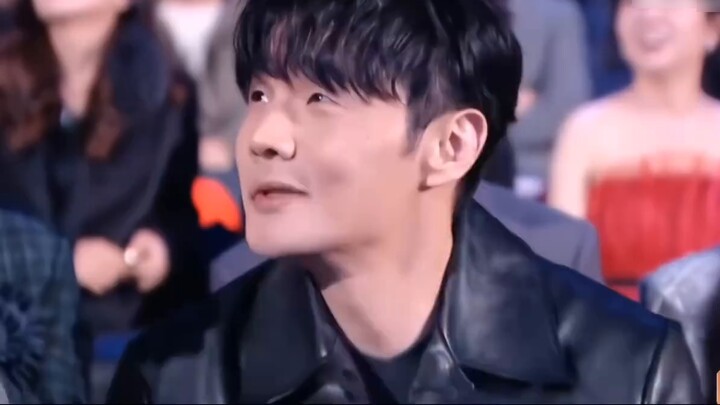 [Zhou Shen] When he was supporting Yu Shuxin and Ding Yuxi and Rainie Yang and Li Ronghao as a coupl