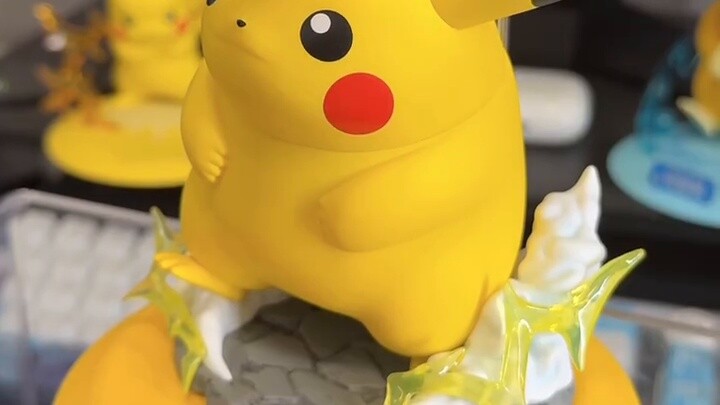 Pokémon trở nên lớn hơn! Gigantamax xuất hiện~!