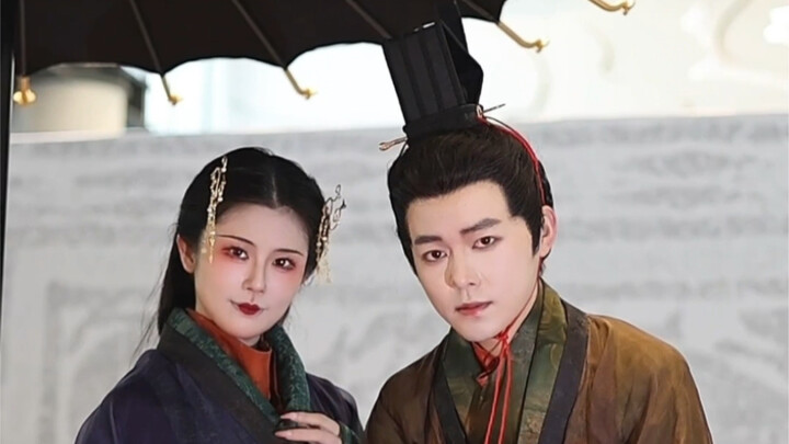 Princes and marquises travel in grand carriages drawn by four horses.