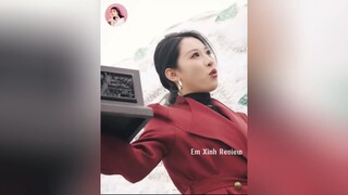 Tiểu thư vênh váo đập hũ tro cốt mà không biết đó là của chính bố mình