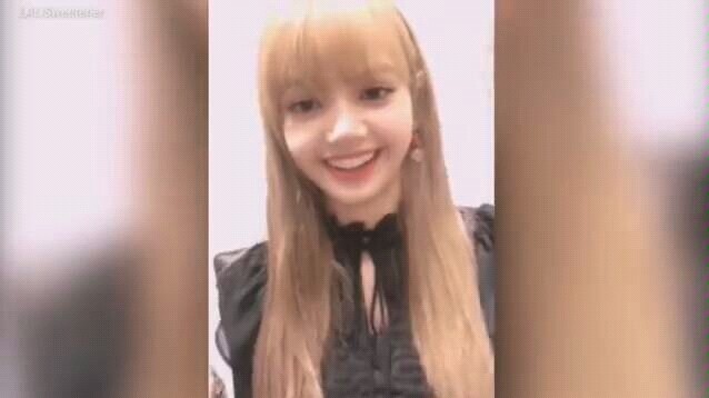 مَشْرَح آ وي الكبير! مجموعة ليزا وهي تتحدث الصينية