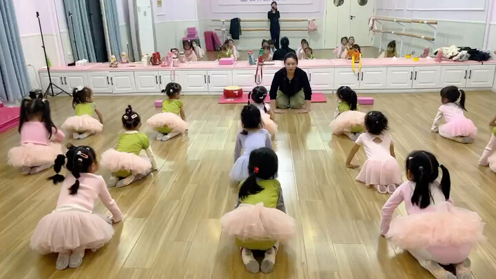 【mmmndcggjj】 Video đầu tiên, xin ba nhấn!