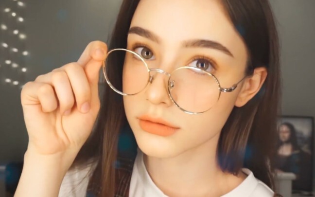 "This is me without makeup." Help! Do all Russian girls look this weird?