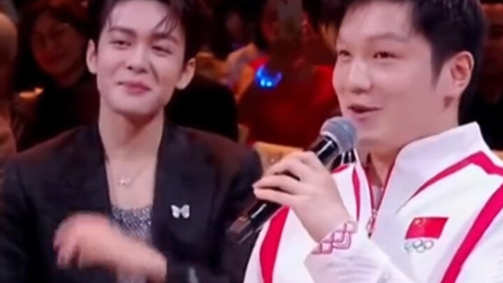 محبة منطقة الخليج الكبرى لفان تشنغدونغ! أمس، استُخدمت لقطات دونغ قه كفاصلة في البث!