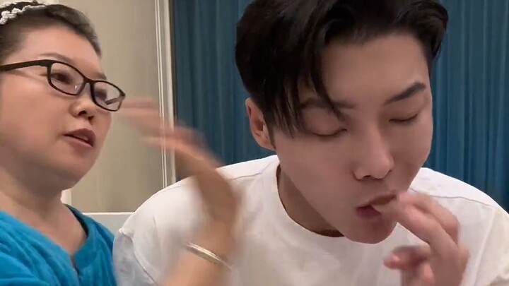 พวกคุณกินข้าวเที่ยงกันหรือยัง?!