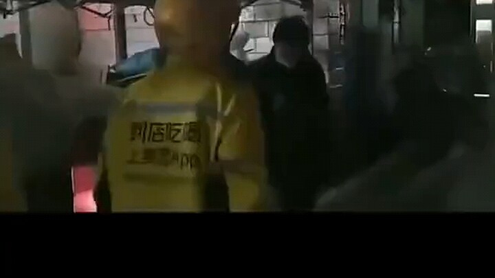 Makanannya akan disajikan setelah film selesai?