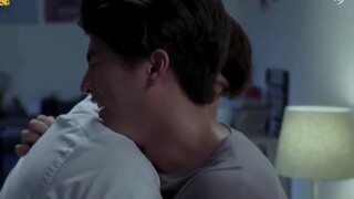 1Tharn Type The Series tập 4 nói rằng anh ấy ghét cơ thể nhưng vẫn không đẩy nó đi