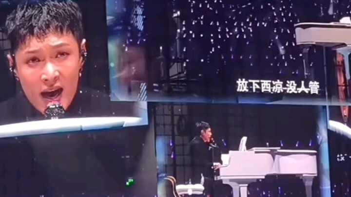 أستاذة ليو شياو يان في امتحان الدراسات العليا للغة الإنجليزية تقدّم نسخة مغطاة من أغنية شي جيا يينغ 