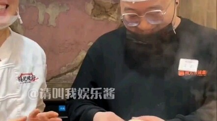 Cuộc sống sẽ không phụ lòng bất kỳ ai nỗ lực; cái bánh mạt viên to thế này đưa ngay cho tôi đi...