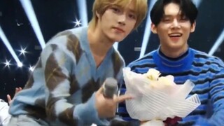 TXT最新回归曲Over The Moon首个一位安可