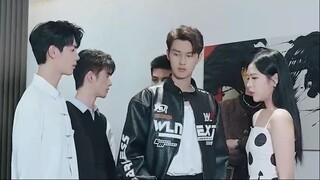 หยุดนะ เธอถูกรักล้อมไว้หมดแล้ว ลั่วยวน