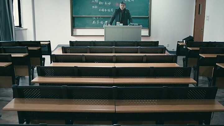 เพราะตบหน้านักศึกษาไปหนึ่งครั้ง ทำให้ไม่มีใครอยากมาฟังบทเรียนของเขาเป็นเวลาสิบปี ศาสตราจารย์ท่านนี้ช