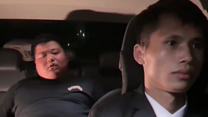 Sư phụ, ngài là "tài xế taxi" giỏi nhất mà tôi từng gặp.