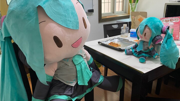 【แกะกล่อง】เคยเห็นจู๋ยักษ์ 100 ซม. ไหม? แกะกล่องจู๋ยักษ์ 1 เมตร