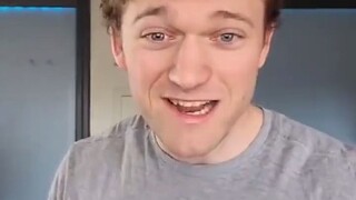 哥哥悄悄给妹妹的电脑画了个新皮肤