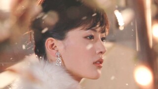 “แต่สุดท้ายแล้วเธอก็ไม่เคยหันหลังกลับเลยแม้แต่ครั้งเดียว” - "White Night Walk"