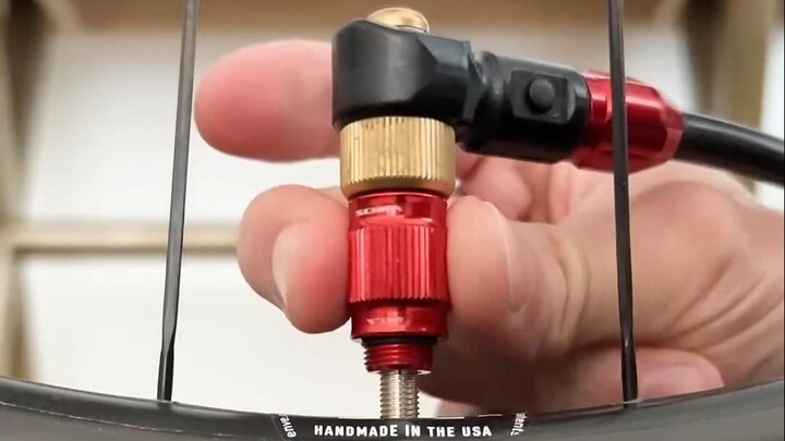 Car repair tips: temporary inflation, wire bundling to prevent punctures, DIY fenders, lubricating t