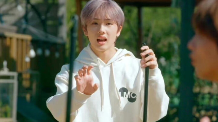 “หนุ่มร่าเริงสดใส” แต่เป็นเอ็นซีทีดรีม