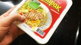 Do not even think of throwing away the empty box to the noodles doshirak. Great DIY idea