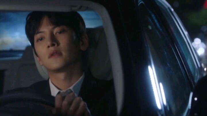 Tokoh utama pria dalam drama “Yu Ling” kita adalah Ji Chang-wook!!