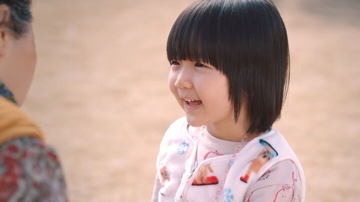 تعرّض والد الفتاة لحادث سيارة، فجمع أهل القرية كلهم ليصنعوا لها 100 قمرًا: الدراما الكورية عالية الت