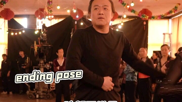 陈明昊老师真的是好会扭，不知道的还以为是专业舞者呢！