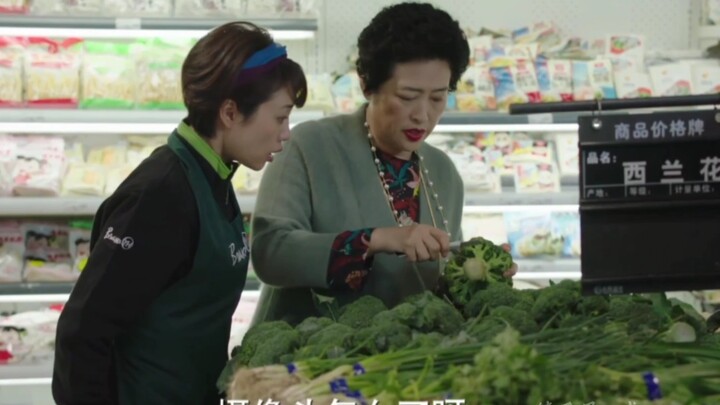 It turns out that this scene of picking food in “My First Half Life” was actually added by the actor