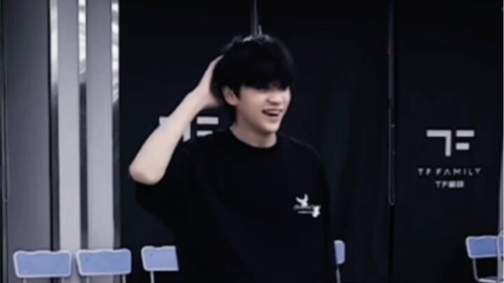 看陈天润的一个跳舞片段，尖叫了三次，谁说他不会下蛊的