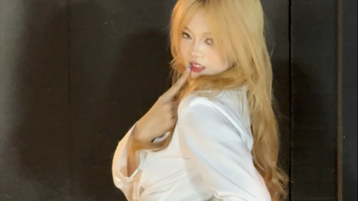 [Short Skirt - AOA] 90 views for the sweet potato short skirt—I'm really at my wit's end, guys