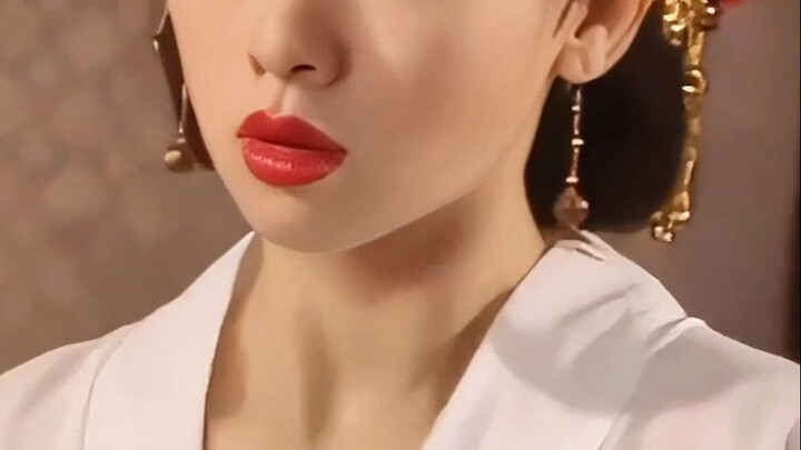I totally understand why her daughter has become a trending topic due to her looks.