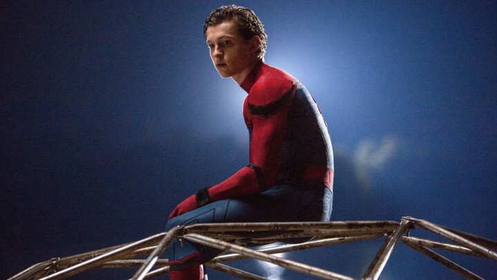 “Cá chép Hollywood” Tom Holland: Kẻ tung tin phim Marvel cực mạnh, nhận Robert Downey Jr. làm cha đỡ