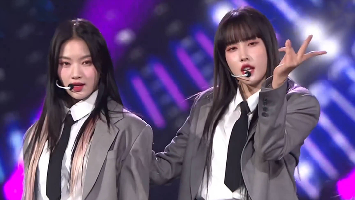 So handsome! STAYC’s cover performance of “Sorry Sorry” at KCON Saudi Arabia.