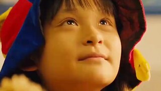 Một cô bé gặp một chú hề đường phố và phát hiện ra anh ta là một điệp viên tuyệt mật