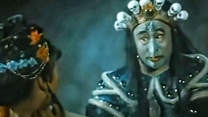 Seorang wanita cantik rela menikahi siluman berusia seribu tahun demi menyelamatkan penduduk desa, n