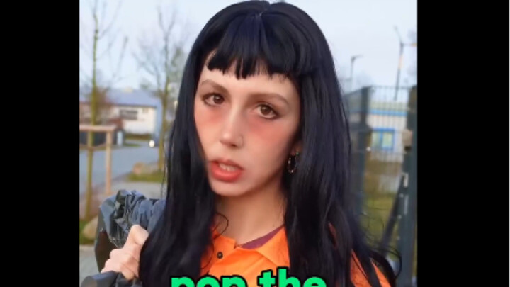 Cara mendeskripsikan perilaku memesan taksi