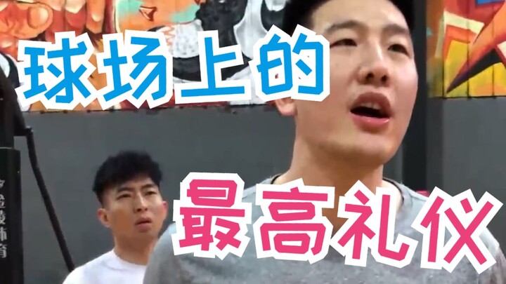 The ultimate sportsmanship on the court! Who wouldn’t love a player like this?