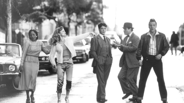 كوميديا خيالية مبتذلة ورقيقة ومليئة بالدفء والتأثر، تدور حول قصة تحقيق وصايا الموتى طوال العرض. على 