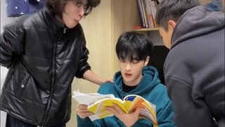 大学嘛，想玩就好好玩，想学就好好想