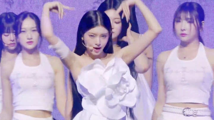 【EVERGLOW】ZOMBIE: Official live-streamed debut performance of the new song!