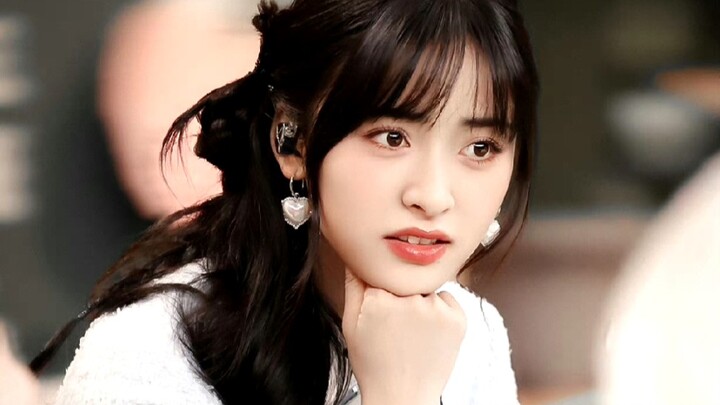 شوين يويه فتاة مرحة ومحبوبة وبارعة في الرد على الميمات هههههه!!