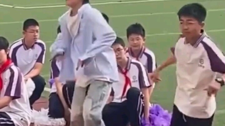 chen jumming dance in the public