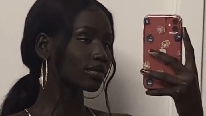 Video ini membuat saya menyadari bahwa keindahan tidak berhubungan dengan warna kulit...