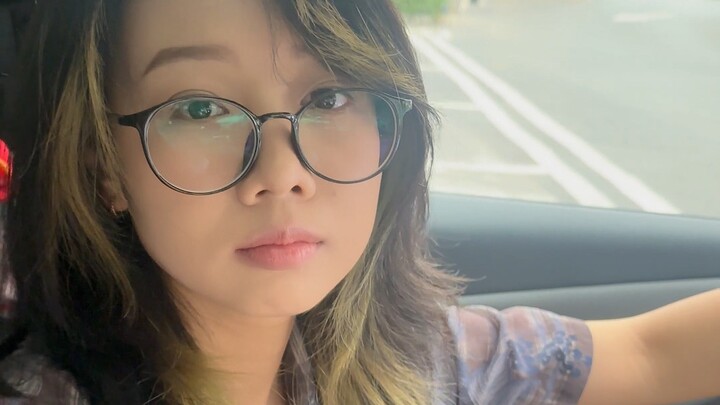 Con trai ra ngoài nhất định phải mang theo tiền!