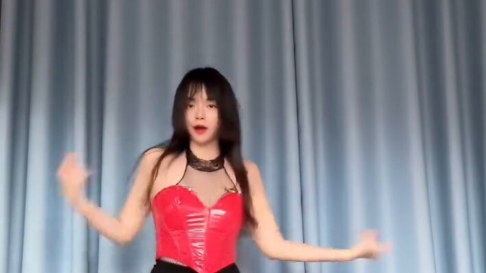Cover dance Lip hip HyunA punya pose yang dirancang sendiri dan pengisian daya memiliki versi lengka