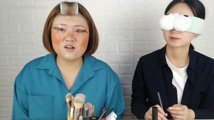 Sang jenius kecantikan menantang dirinya untuk mengaplikasikan riasan lembut senja sambil menutup ma